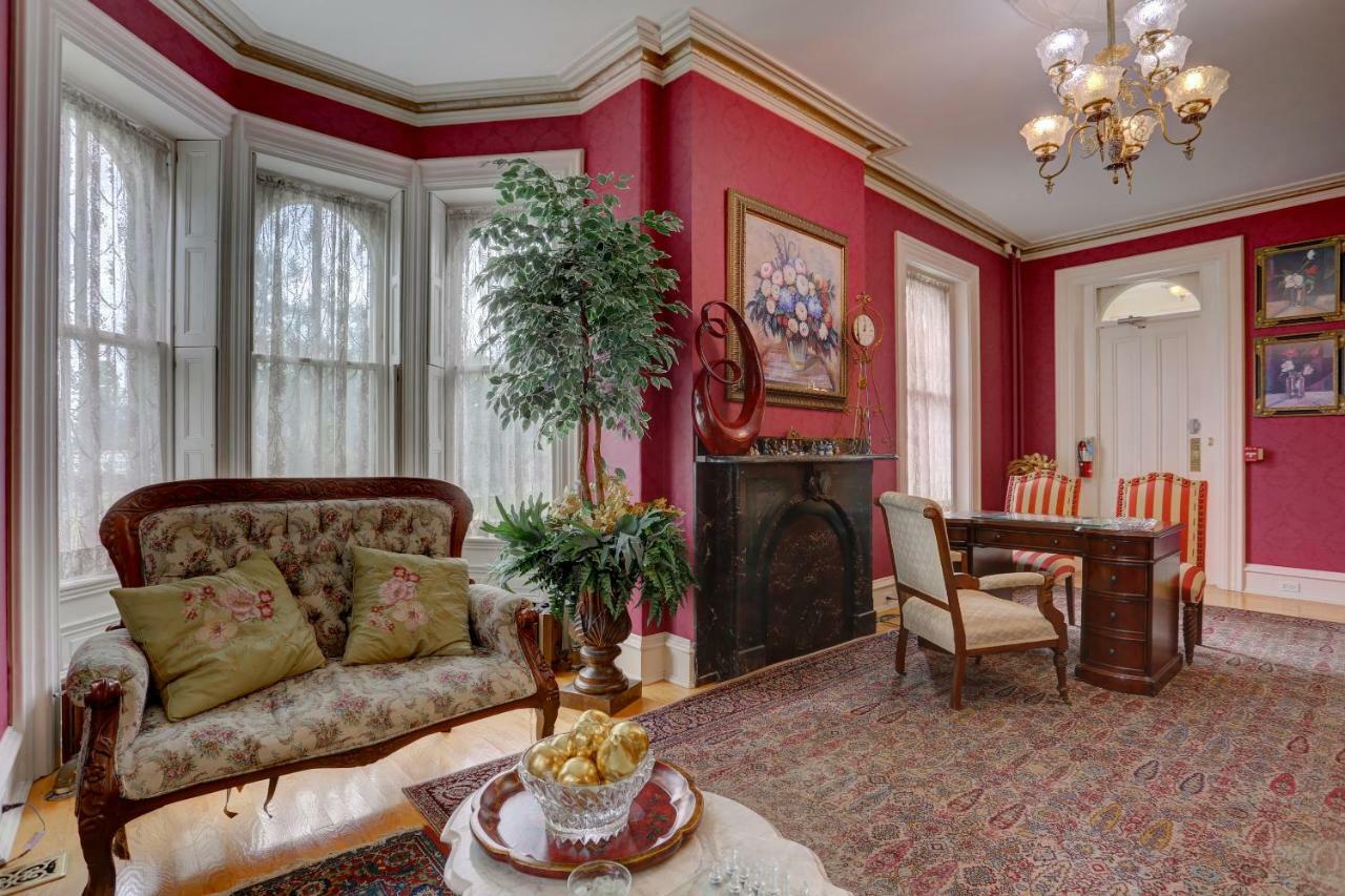 Greystone Manor Bed & Breakfast 3* Bird-in-Hand